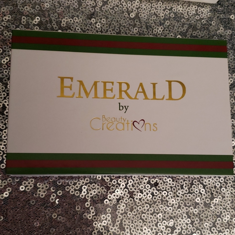 Eyeshadow - Picture 2 of 2
